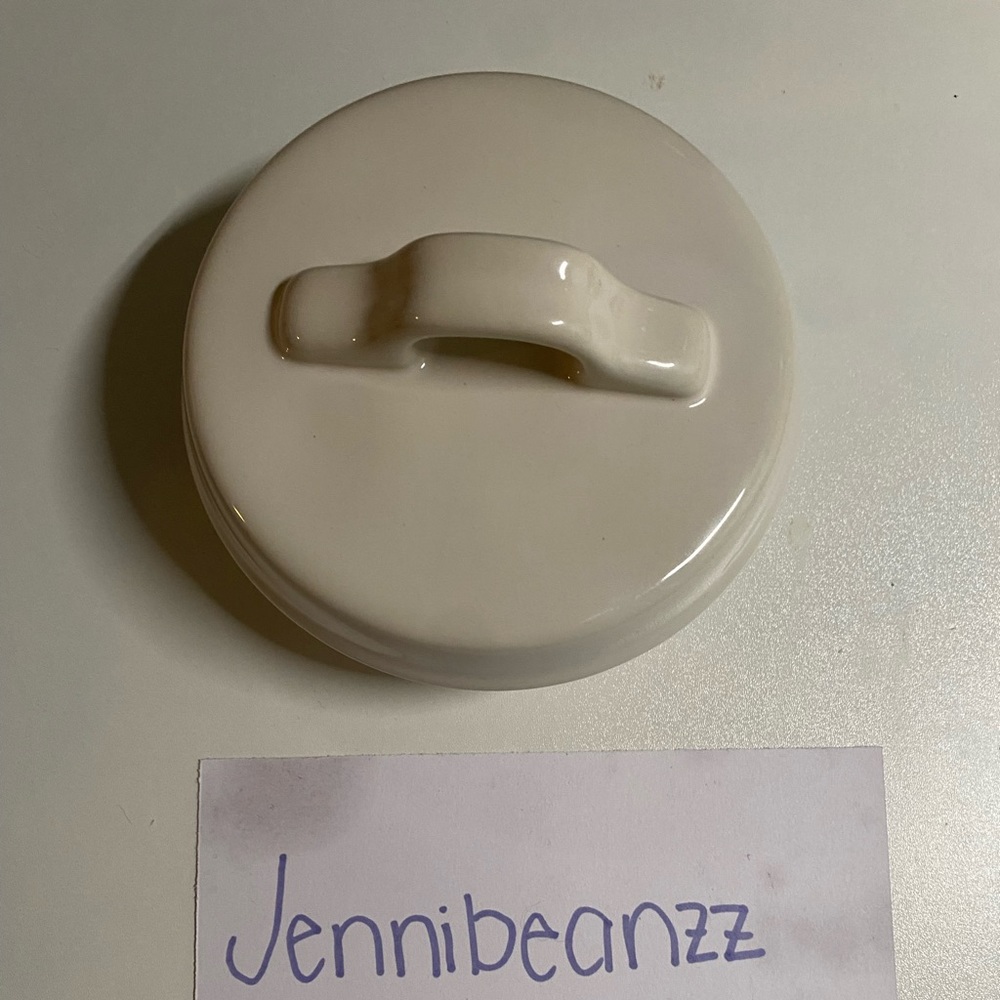 Replacement canister lid. Rae dunn